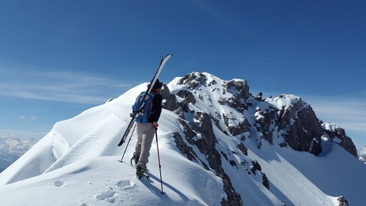 Kurtki narciarskie dla młodzieży